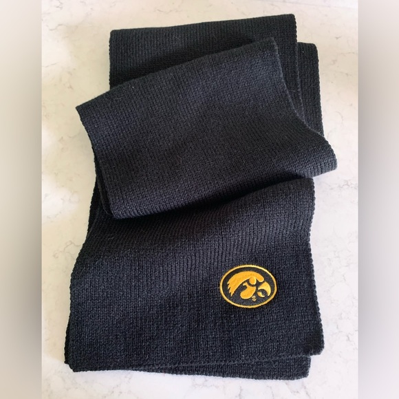 - Iowa Hawkeyes BOTH SCARF AND Black Pullover Windbreaker men’s XL - Picture 7 of 8